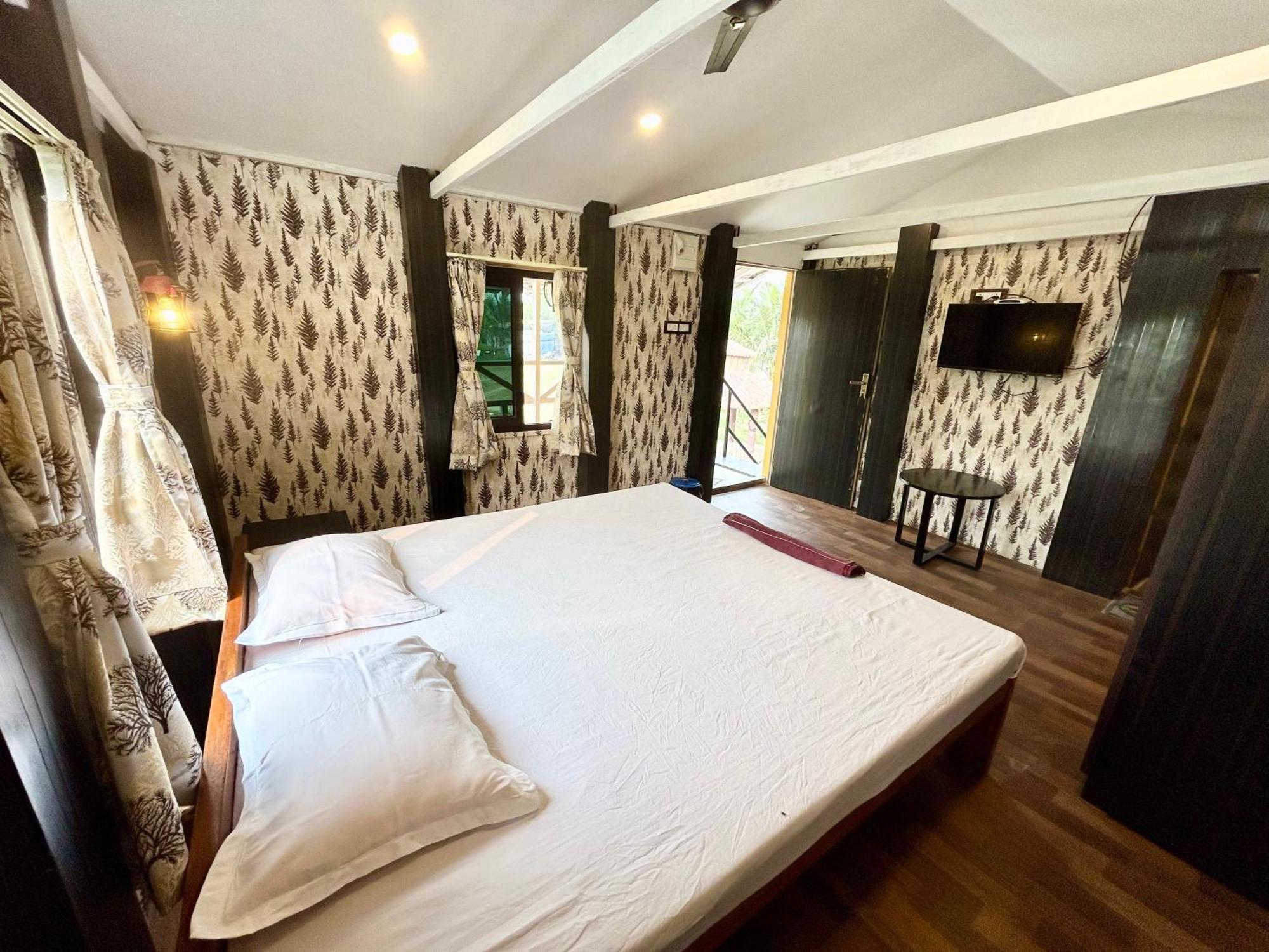 Resort Palli Bangla Resort, Near Ruby Hospital, Anandapur Kolkata